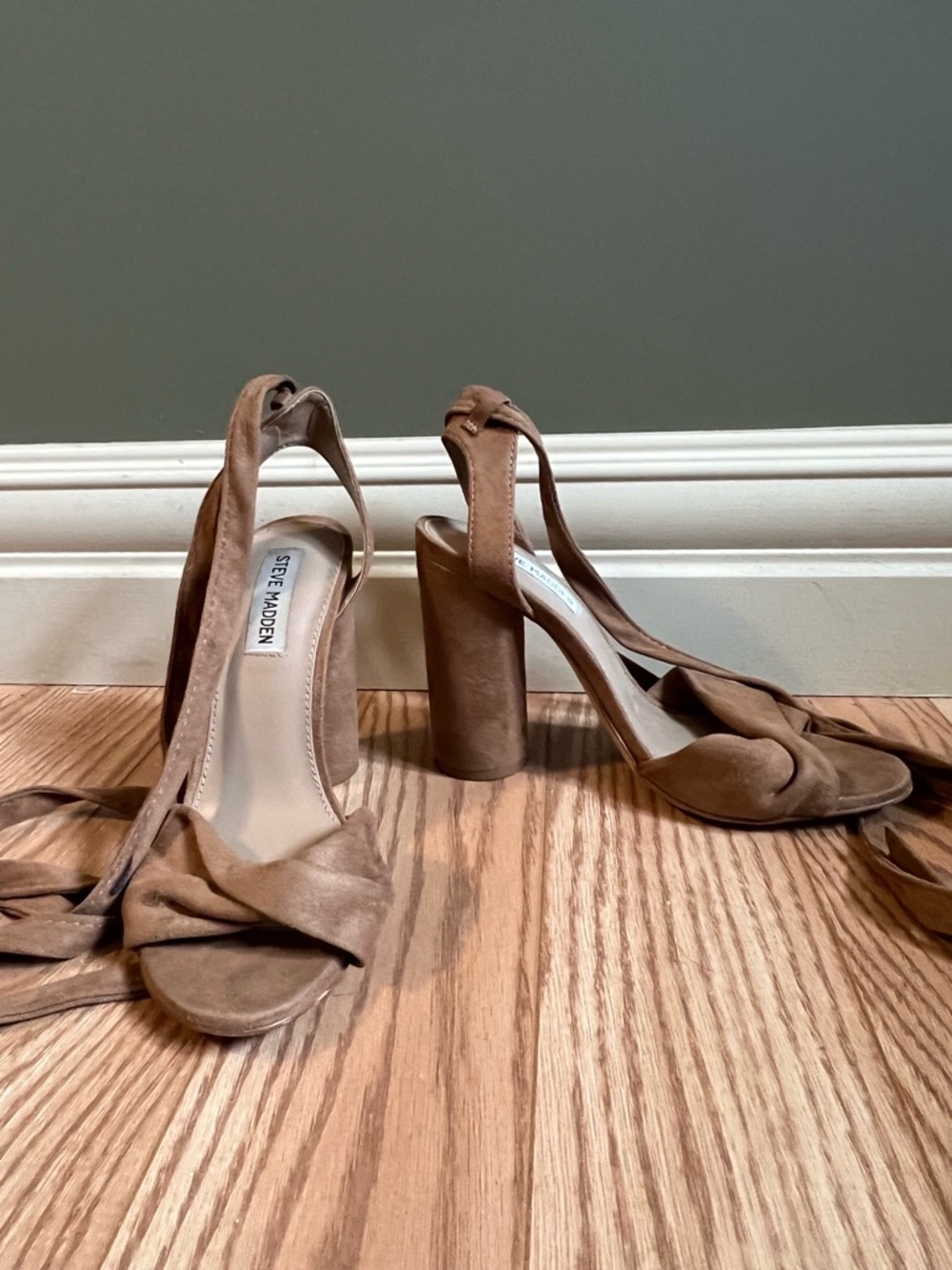Steve Madden suede heels